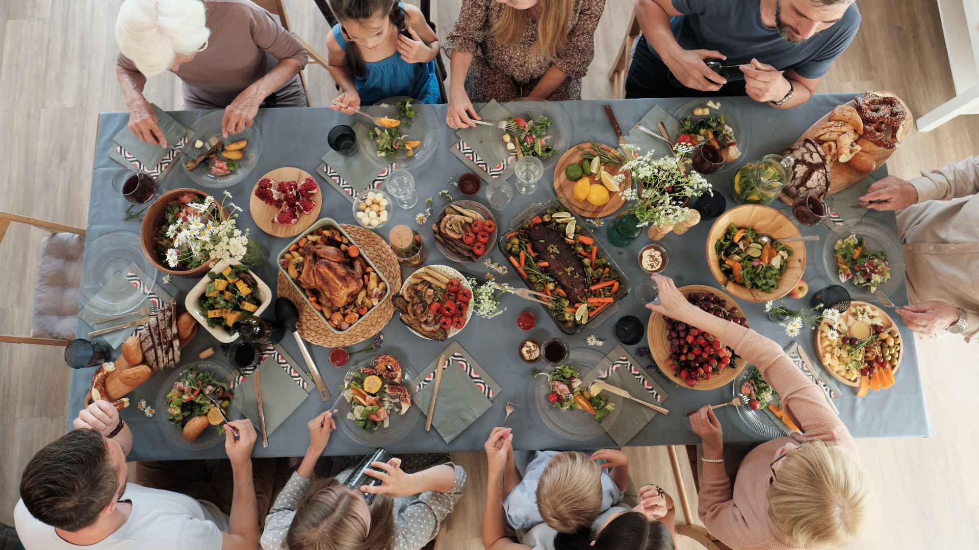 Foto notícia - A mesa de refeições